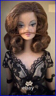 2004 A Trace of Lace Barbie Doll Silkstone SIGNED #G7212 NRFB Gold Label