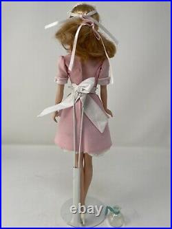 2006 Barbie Fashion Model The Waitress Silkstone