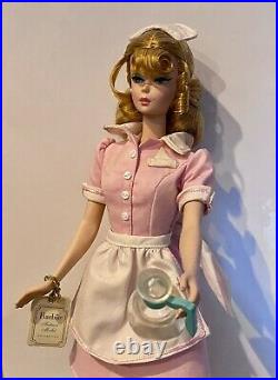 2006 Barbie Fashion Model The Waitress Silkstone READ & SEE PICS