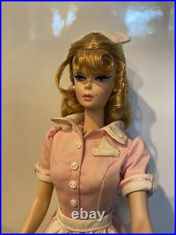 2006 Barbie Fashion Model The Waitress Silkstone READ & SEE PICS