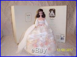 2006 Silkstone Lady Of The Manor Barbie Gold Label J0959