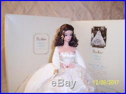 2006 Silkstone Lady Of The Manor Barbie Gold Label J0959