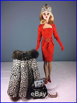 2007 Red Hot Reviews Barbie Doll Barbie Fashion Model Gold Label Silkstone