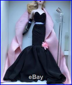 2009 Silkstone Stunning In the Spotlight Barbie DollGold LabelMint