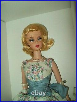 2010 Betty Draper Mad Men Silkstone Gold Label Barbie Doll Mattel T2153 Nrfb