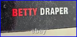 2010 Mad Men Betty Draper Silkstone Barbie Fashion Model Gold Label NIB