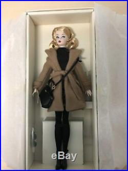 2016 Posable Camel Trench Coat Silkstone Barbie Nrfb