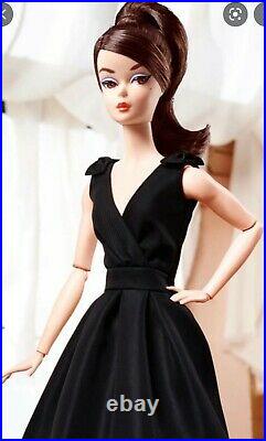 2016 Silkstone Barbie Classic Black Dress Brunette Nrfb Dwf53