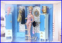 2018 Barbie Silkstone Ave Shopping Fashion Boutique Diorama Collector BFMC