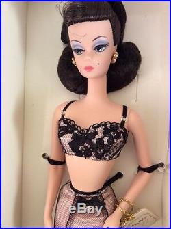 A MODEL LIFE Silkstone Barbie Fashion Model Giftset 2002. MINT