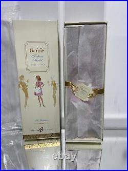 BARBIE Fashion Model Collection The Waitress Silkstone Body Gold Label withbox