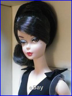 Barbie Brunette CLASSIC BLACK DRESS Bill Greening porcelaine silkstone DWF53 NEW