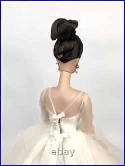 Barbie Fashion Model Collection Silkstone Maria Therese Bride Wedding Dress