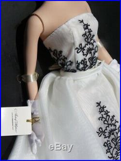 Barbie SABRINA Porcelaine Silkstone Audrey Hepburn 2012 Mattel X8277 doll nrfb