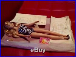 Barbie Silkstone Gold Label Ed. 50th Aniversary Repro Barbie Debut Blonde