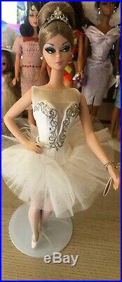 Beautiful Ballerina Silkstone Barbie NM Rare and VVHTFWOW SHE'S GORGEOUS