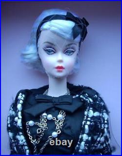 Boucle Beauty Silkstone Barbie DollGold LabelCGT25NIBNRFBRare