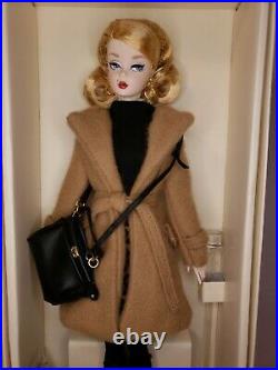 Classic Camel Coat Silkstone Barbie Doll 2015 Gold Label Mattel Dgw54 Nrfb