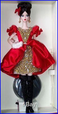 Darya Silkstone Russia Barbie T7675 Fashion Model Collection 2010 Nrfb