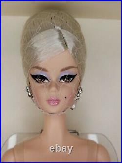 Glam Gown Silkstone Barbie Doll 2016 Gold Label Mattel Dgw58 Nrfb