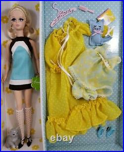 Mattel 2011 Francie Kitty Corner Silkstone Barbie Doll Giftset #W3469 NRFB