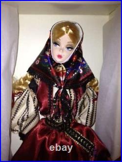 Mila Barbie Doll Gold Label Silkstone Barbie Fashion Model Collection T7672