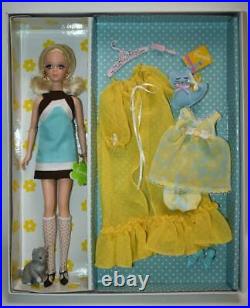 NEW Mattel KITTY CORNER SILKSTONE FRANCIE Barbie Doll Giftset Mint Box NRFB