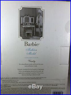 NRFB- SILKSTONE VANITY & BENCH With ACCESSORIES FOR BARBIE DOLL 2004 B3436 SEALED