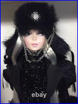 Rare Verushka Silkstone Barbie Doll 2010 Gold Label Mattel T7674 Pristine