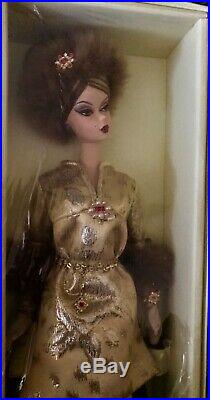 SILKSTONE Barbie JE NE SAIS QUOI NRFB Gold LABEL 2008 #L9598 NRFB