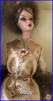 SILKSTONE Barbie JE NE SAIS QUOI NRFB Gold LABEL 2008 #L9598 NRFB