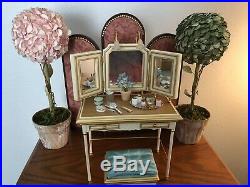 SILKSTONE VANITY & BENCH With ACCESSORIES FOR BARBIE DOLL 2004 B3436 MINT