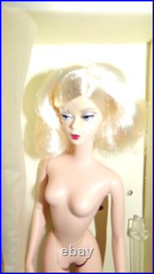 Silkstone The Ingenue Barbie Doll 2006 Mattel K7932 Gold Label Displayed