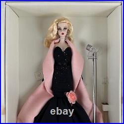 Stunning in the Spotlight Gold Label Silkstone Barbie Doll 2009 Mattel N6603 NEW