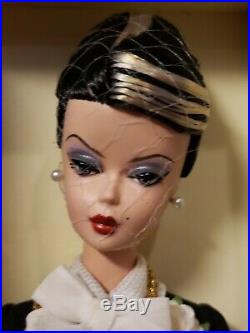 The Shop Girl Foreign Market Silkstone Barbie Doll Mattel #m4971 Nrfb